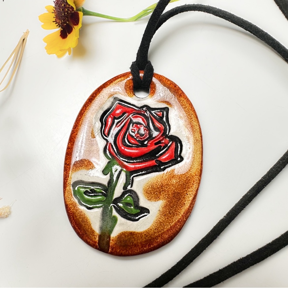Surly-Ramics Red Rose Ceramic Pendant Necklace with Faux Suede Cord NIB